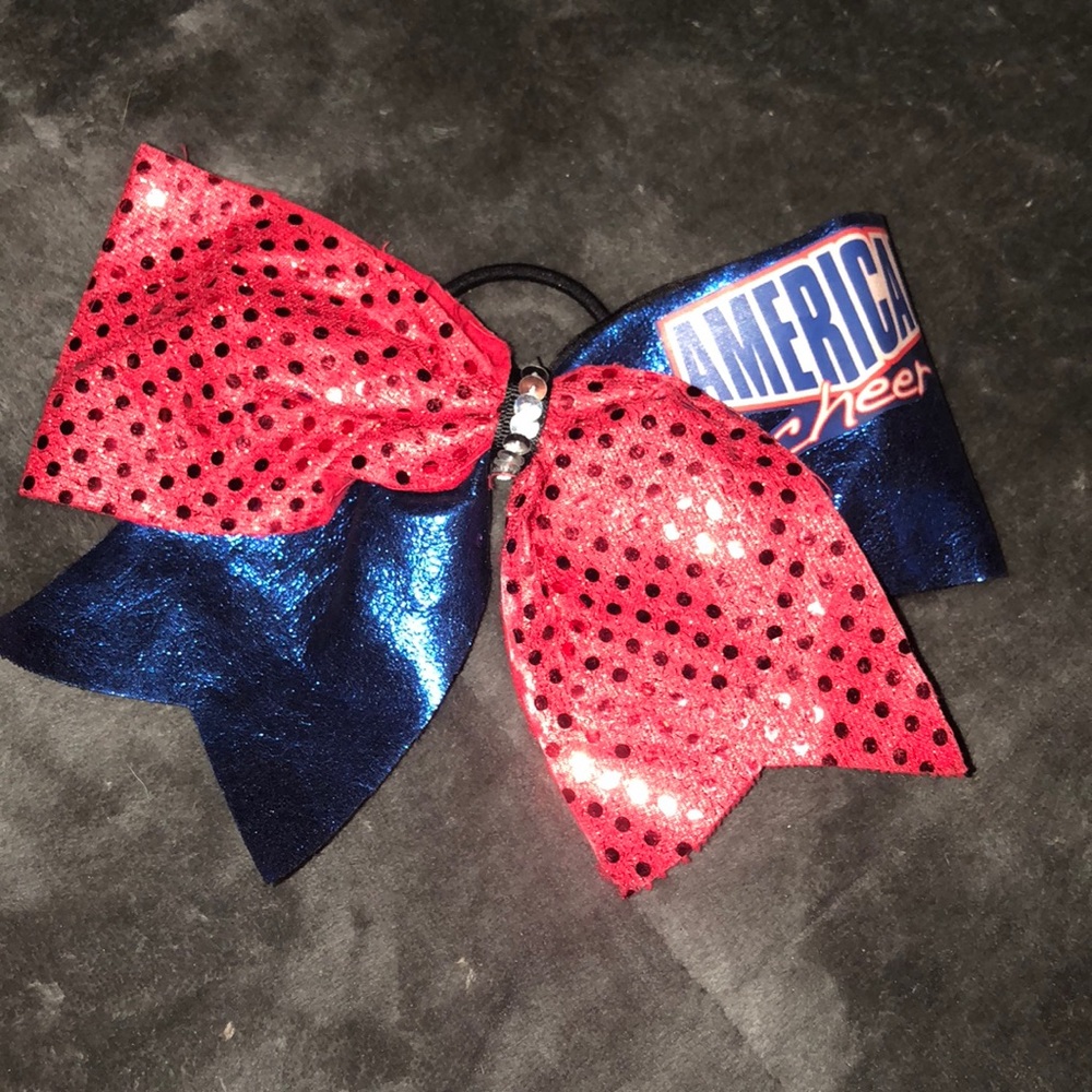 Cheer bow